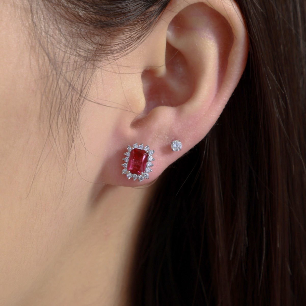 Xu Ping piedra preciosa artificial esmeralda Pendientes cuadrados Retro Europa y América Moda transfronteriza Pendientes dorados Joyería de temperamento Mujer