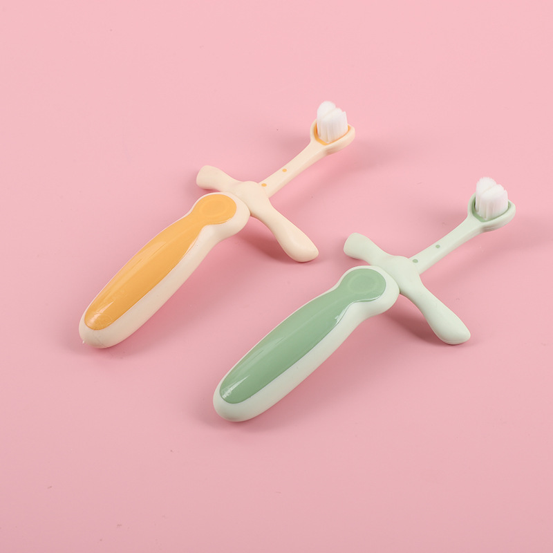 Tres caras cepillo de dientes para niños pelo suave dibujos animados lindos cepillo de dientes entrenamiento protector de dientes cepillo de dientes único suministro al por mayor