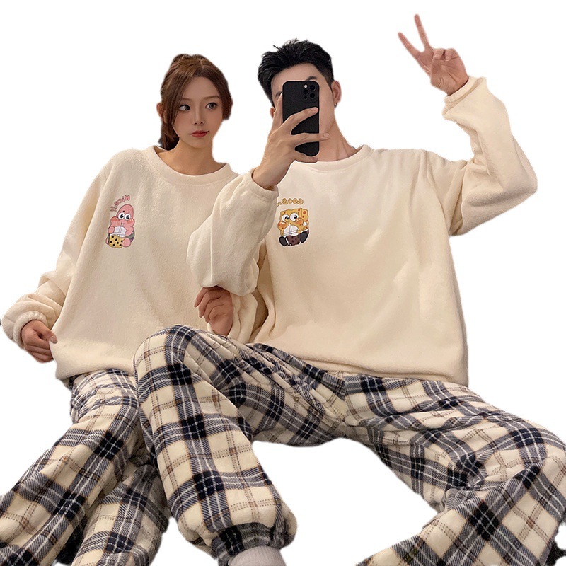 Pareja pijamas Otoño e Invierno arroz polar cuello redondo dulce de dibujos animados forrado de lana gruesa de coral cálido se puede usar fuera traje