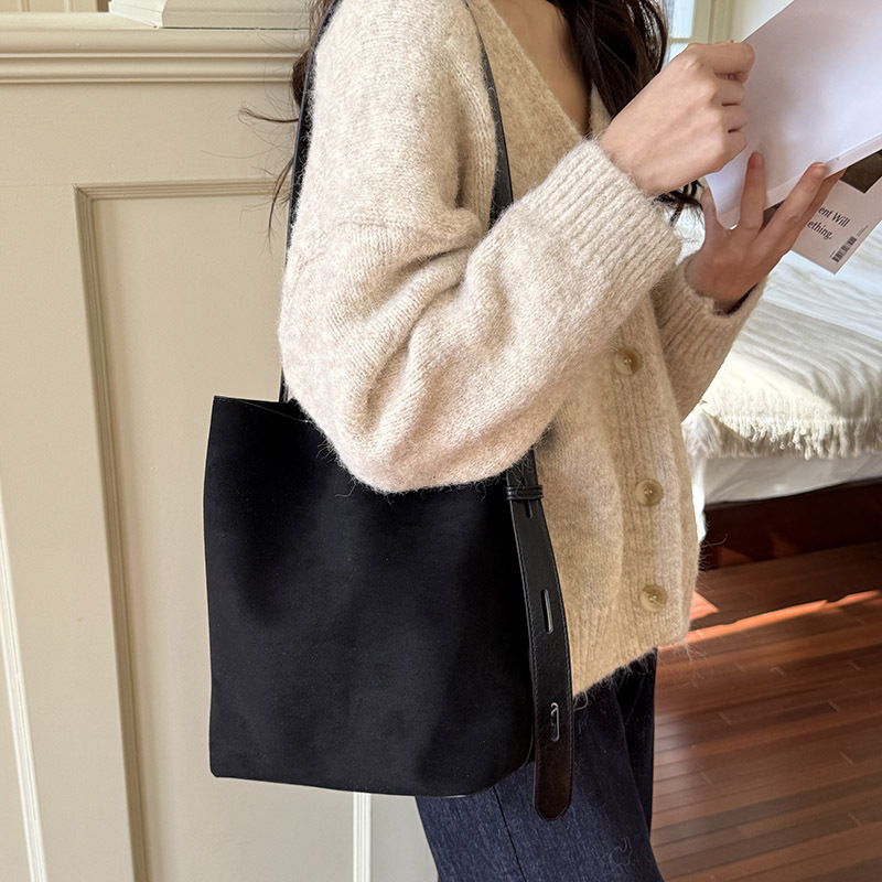 Suede Effect Magnetic Snap Soft Shoulder Bucket Bag 3