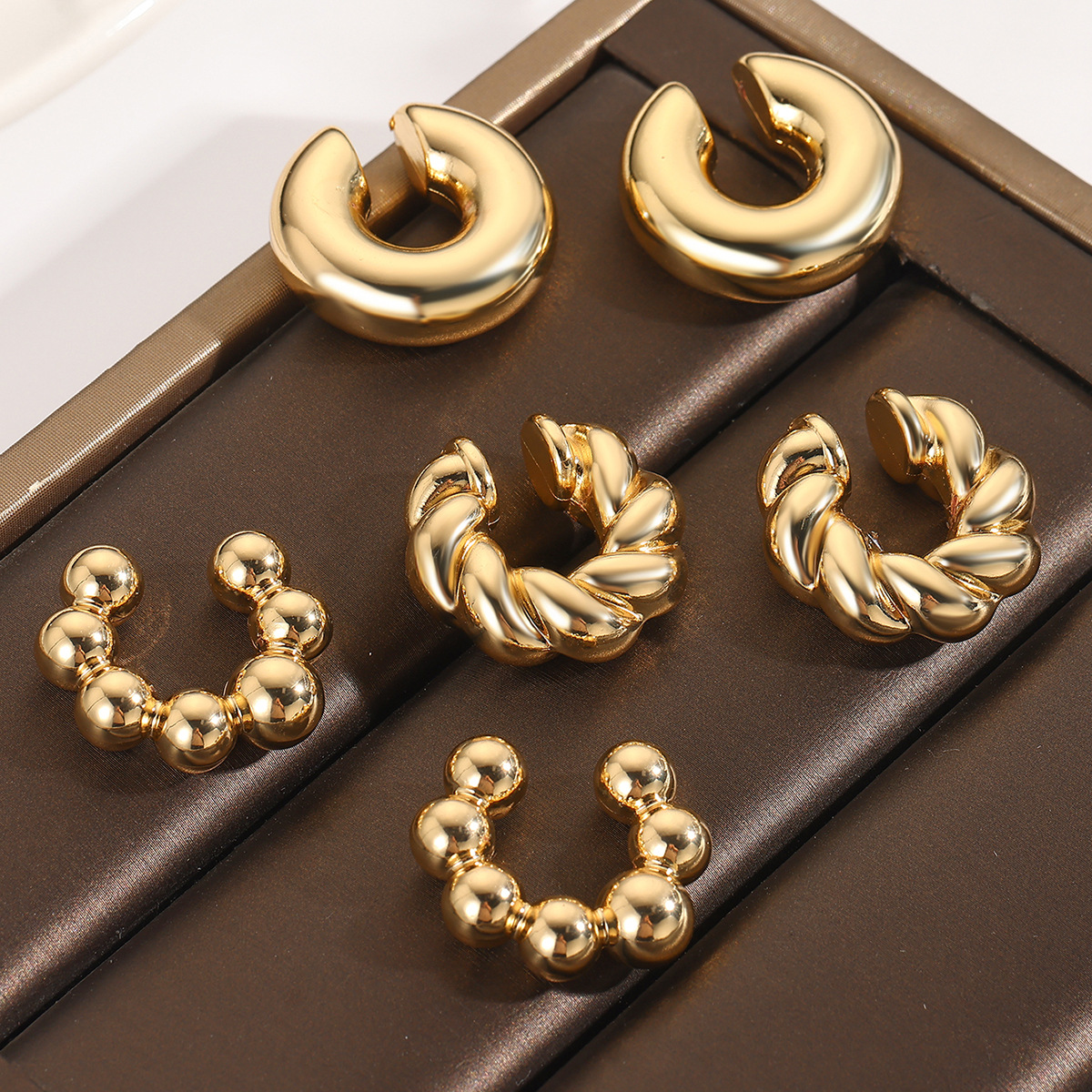 vendita calda moda esagerata a forma di C clip orecchio osso ins stile vendita calda personalizzato acrilico clip orecchio non forato_voghion.com
