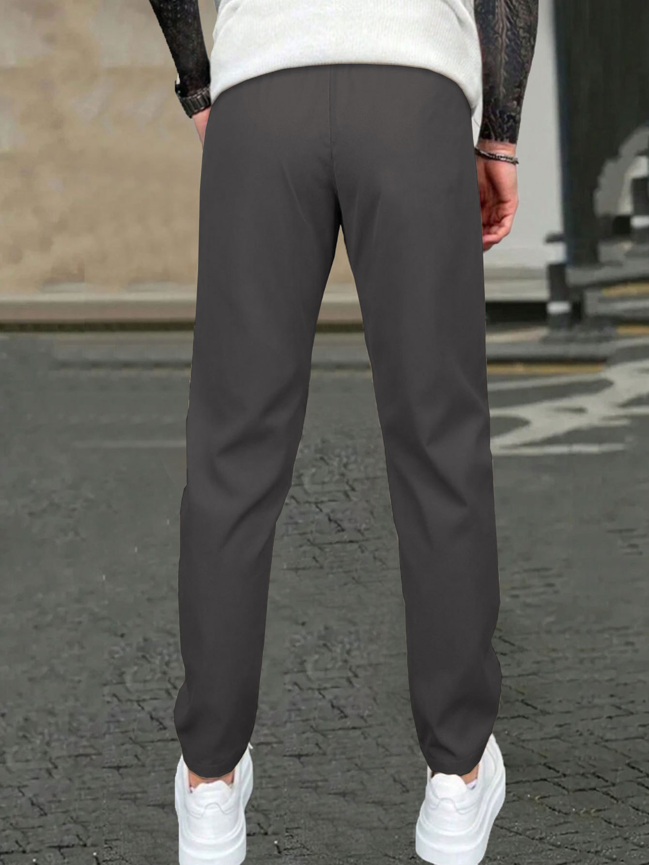 "Klassische Slim-Fit-Freizeithose für Herren mit Lederetikett – Polyester-Komfort für den Alltag in Schwarz, Khaki und Marineblau"_voghion.com
