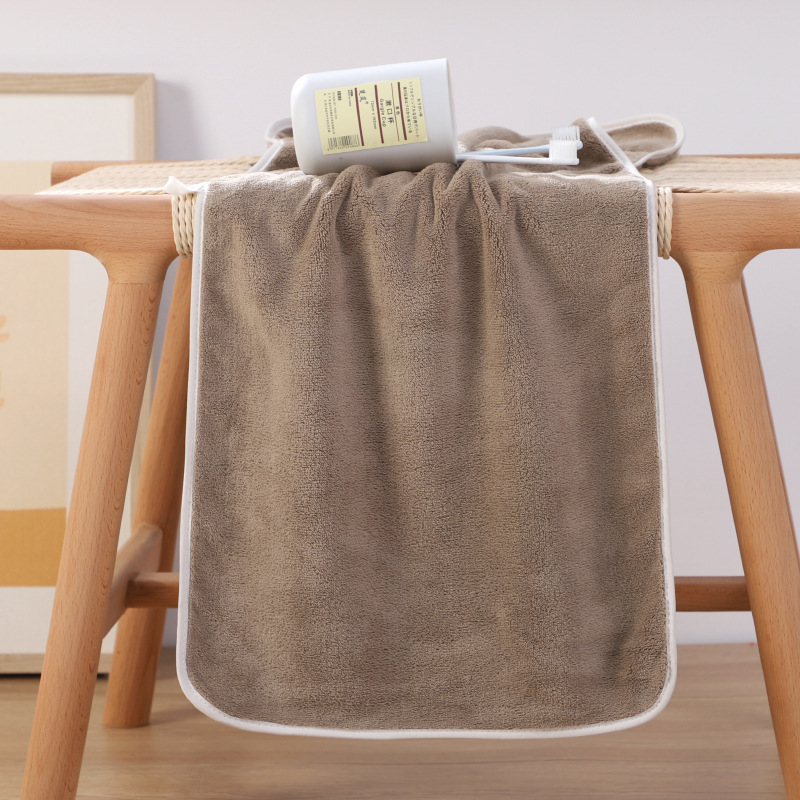 우아한 다크 브라운