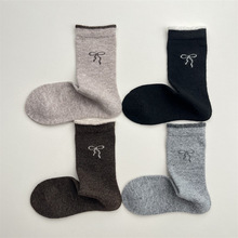 秋冬新款可爱蝴蝶结羊毛保暖袜子女日系ins潮简约撞色罗口中筒袜