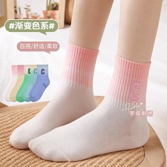 Ankle length gradient color socks for women, trendy and versatile, suitable for spring and autumn, made of polyester and cotton, sweat-absorbent and breathable, with letters, sports socks, wholesale.