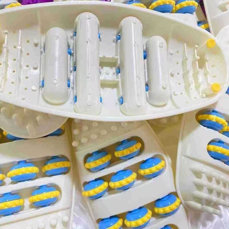 メーカーの正規品の足の裏の健康マッサージ器の足の裏のマッサージの足のツボの足の心の指圧は足の神器を押して実用的です。|undefined