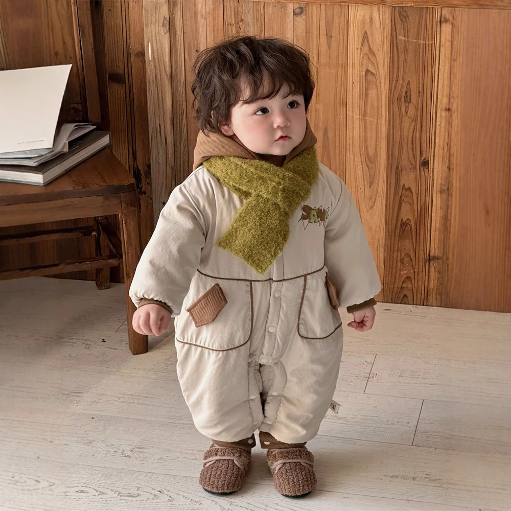 Invierno nuevo estilo bebé coreano estilo occidental cosido letras engrosamiento cálido bebé acolchado de una pieza a servicio exterior 1