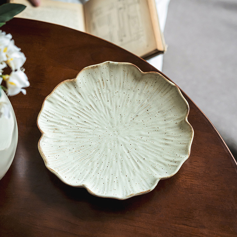 [Plato de encaje hecho a mano ~ retro y elegante] Plato de pasta en forma de flor de gres de estilo japonés plato de desayuno plato ligeramente defecto