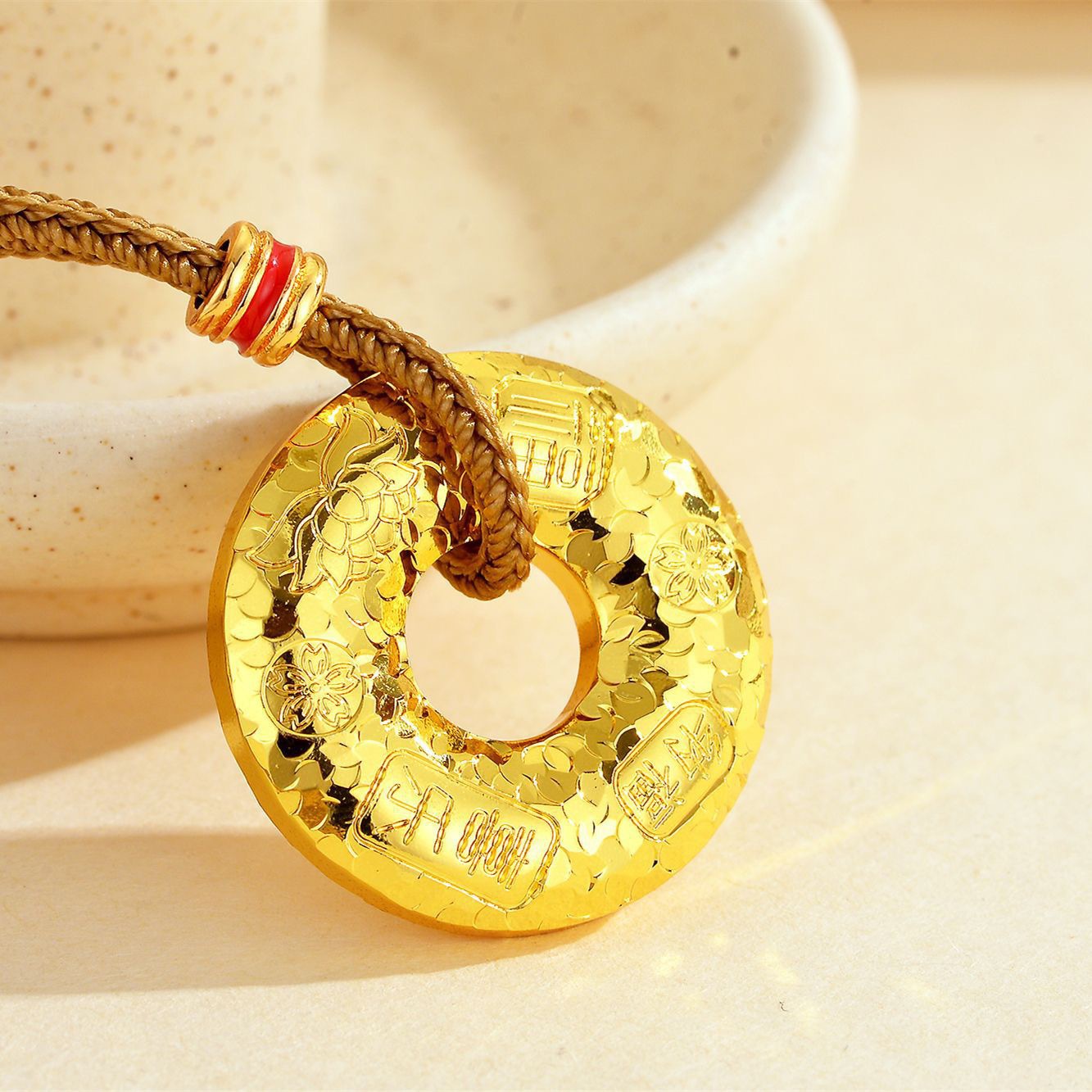 New Chinese-Style Peace Pendant, Sand Gold Crushed Ice Cat's Eye Necklace, Brass Gold-Plated Auspicious Message Pendant for Women