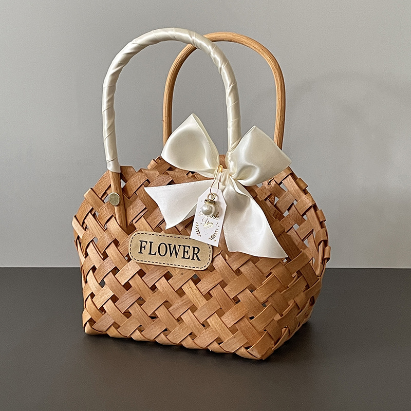 Handwoven Rattan Gift Baskets for Favors, Mini Flower Handbags for Sweets, Flower Arrangement Storage Baskets, and Wholesale Japanese-Style Wooden Chip Baskets