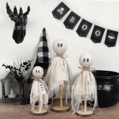 クロスボーダーの人気ハロウィンの幽霊の置物の木製品の3つのセットの木の台座のハロウィンの日の装飾用品