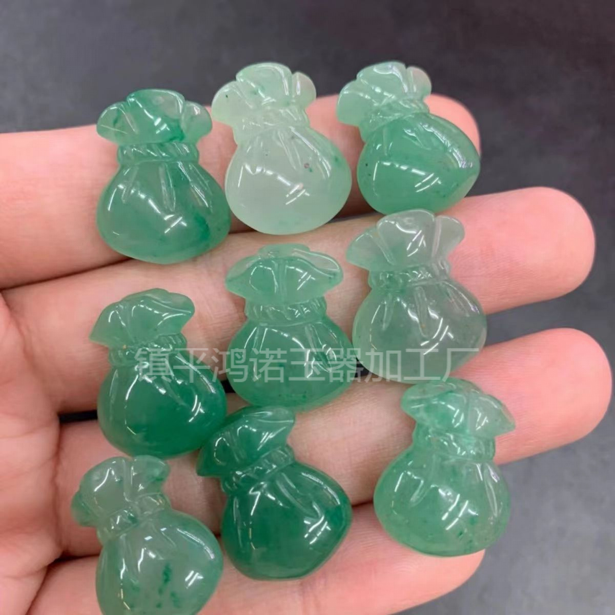 (2개) 30 도매 천연 DULONG JADE PEACE 버클 펜던트 아프리카 에메랄드 잎 RUYI 에메랄드 색상 길조 구름 잠금 돈 가방 펜던트