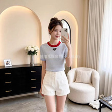 26������Ʒ~���͸߶�P�Һ��sײɫ�l�y��ĸ�A�I����ᘿ�������Ů