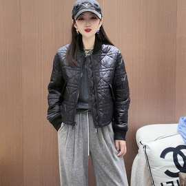 休闲裤穿搭一整套女秋冬季新款黑色短款加绒加厚外套两件套女棉服