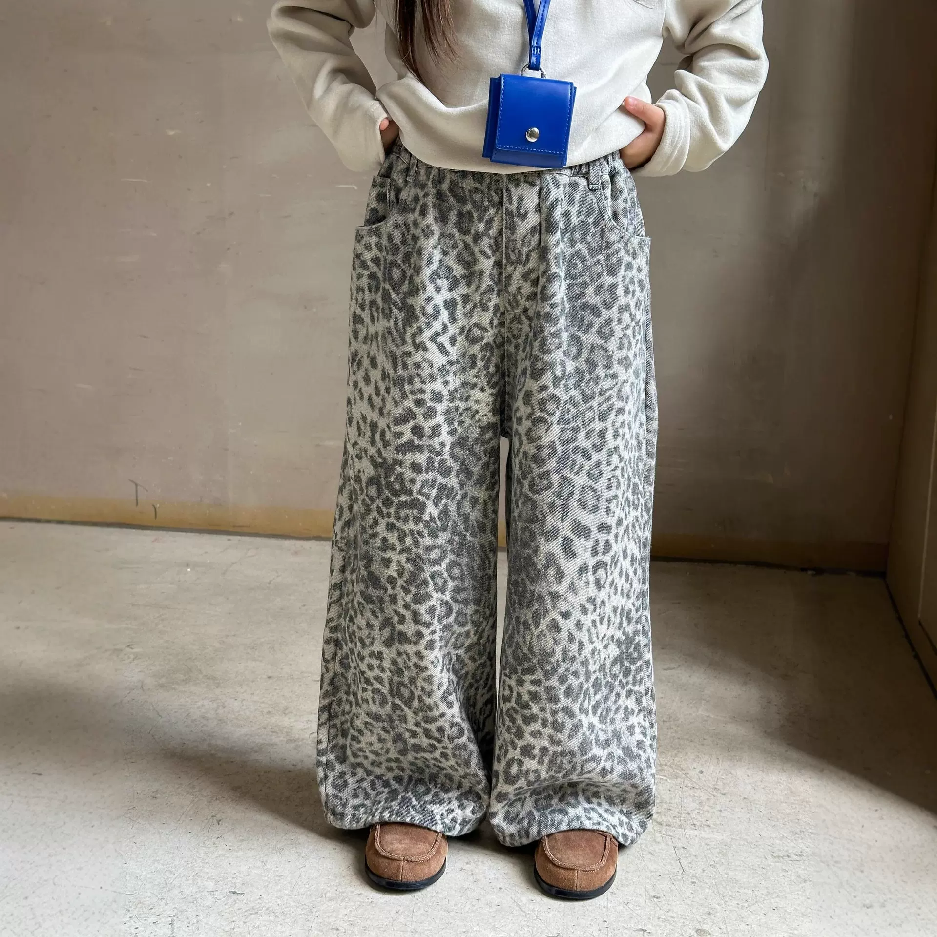 2025冬季新款韩版儿童加绒豹纹裤男童女童百搭休闲保暖直筒裤洋气