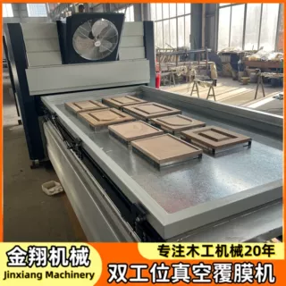 橱柜衣柜门板真空覆膜机 格栅硬包贴膜机 双工位自动进出仓吸塑机