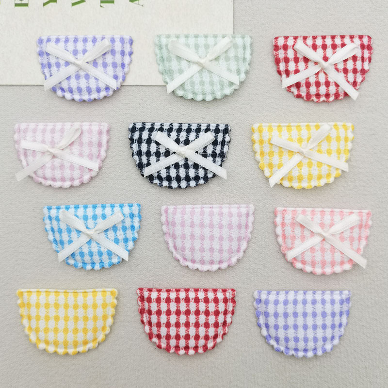 Best-selling plaid bibs, fabric doll DIY accessories, puppy twist sticks, doll clothes, saliva towels, accessories Best-selling plaid bibs, fabric doll DIY accessories, puppy twist sticks, doll clothes, saliva towels, accessories