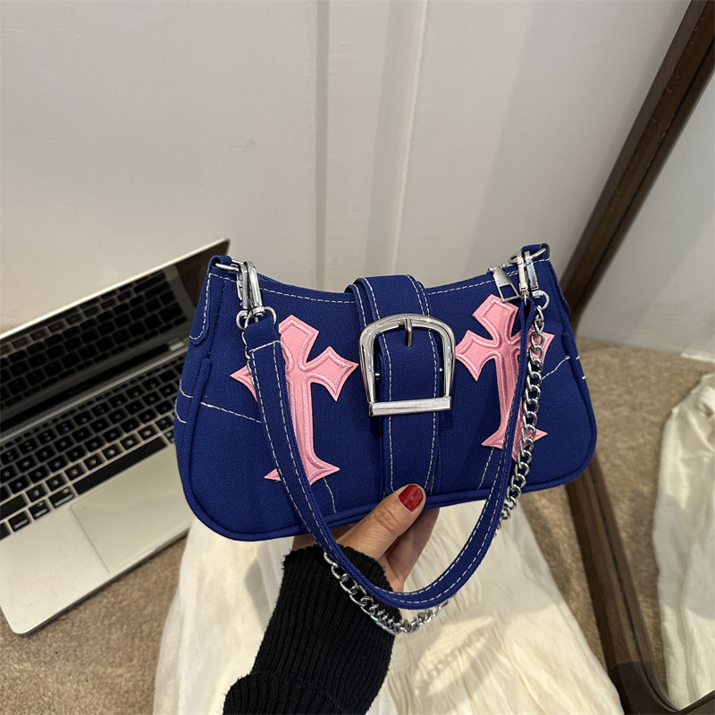 2023 Otoño Nueva Cruz chica caliente axila baguette bolsa de textura de la cadena de moda de Las Mujeres bolsa de color de contraste de moda bolsa de mensajero
