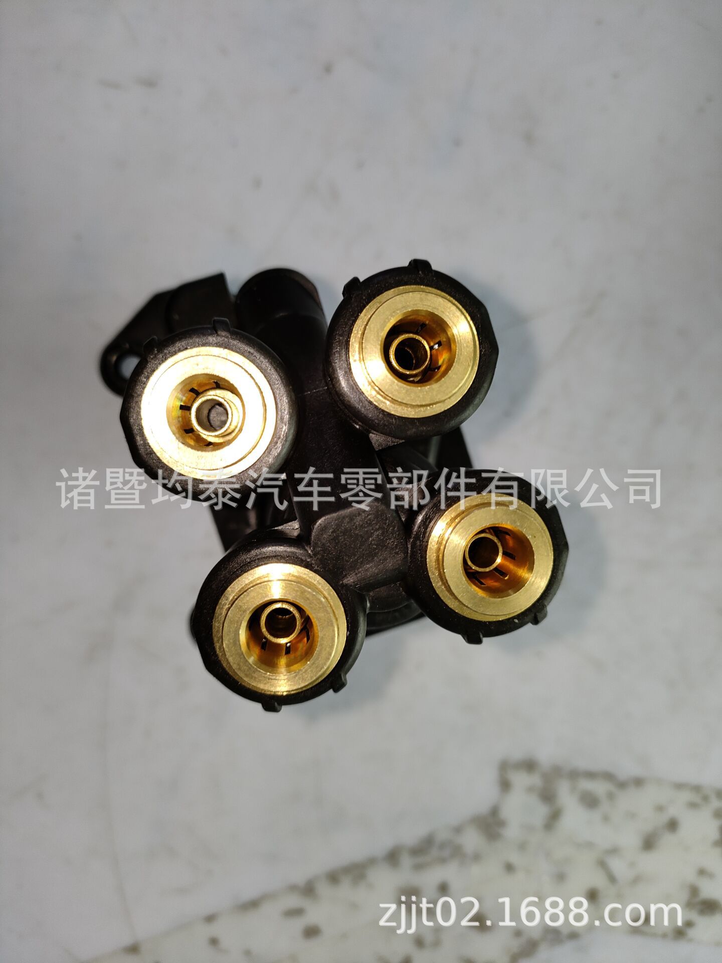 F28E7F3A741E359CD9E1F40809CA16