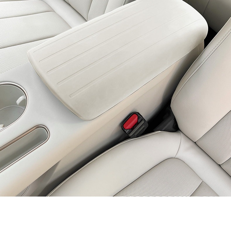 Great Wall Ora 5 armrest box cover, silicone protective pad for armrest box, original car color, interior decoration, car armrest box pad
