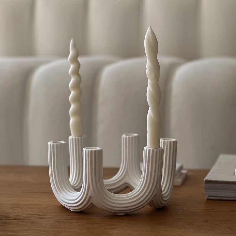 Modelo abstracto moderno de cerámica simple candelabro ornamentos simple ins candelabro decoración de mesa de cena a la luz de las velas