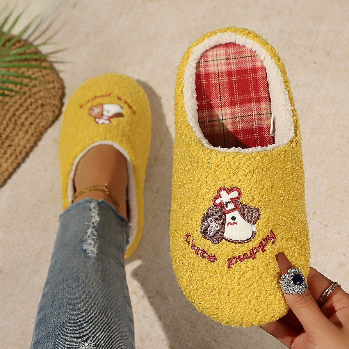 Casa zapatos de algodón suaves lindos cachorro zapatillas de cabello de cabello para mujeres de otoño y invierno deslizantes interiores gruesas zapatillas de cabello