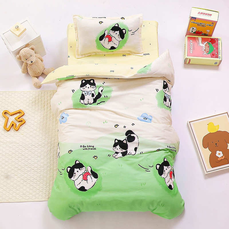 Juego de cama de jardín de infantes de algodón de tres piezas con estampado de algodón de seis piezas