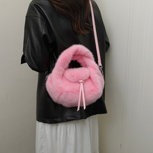 毛绒包包韩国小众手提包女秋冬新款时尚毛茸茸保暖单肩斜挎毛毛包