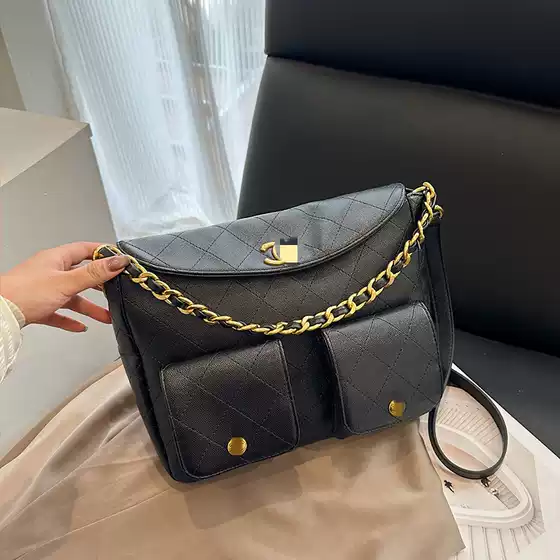 Chanel-Style Quilted Chain Shoulder Bag Large Capacity Luxury Texture Fashionable Crossbody Hobo Bag