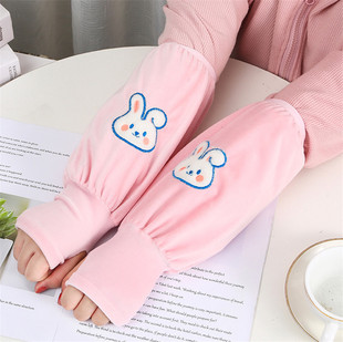 ����һ����Ů�ﶬ���L��ɐ�С�����k�����۷��n���^�¿�ů���o��