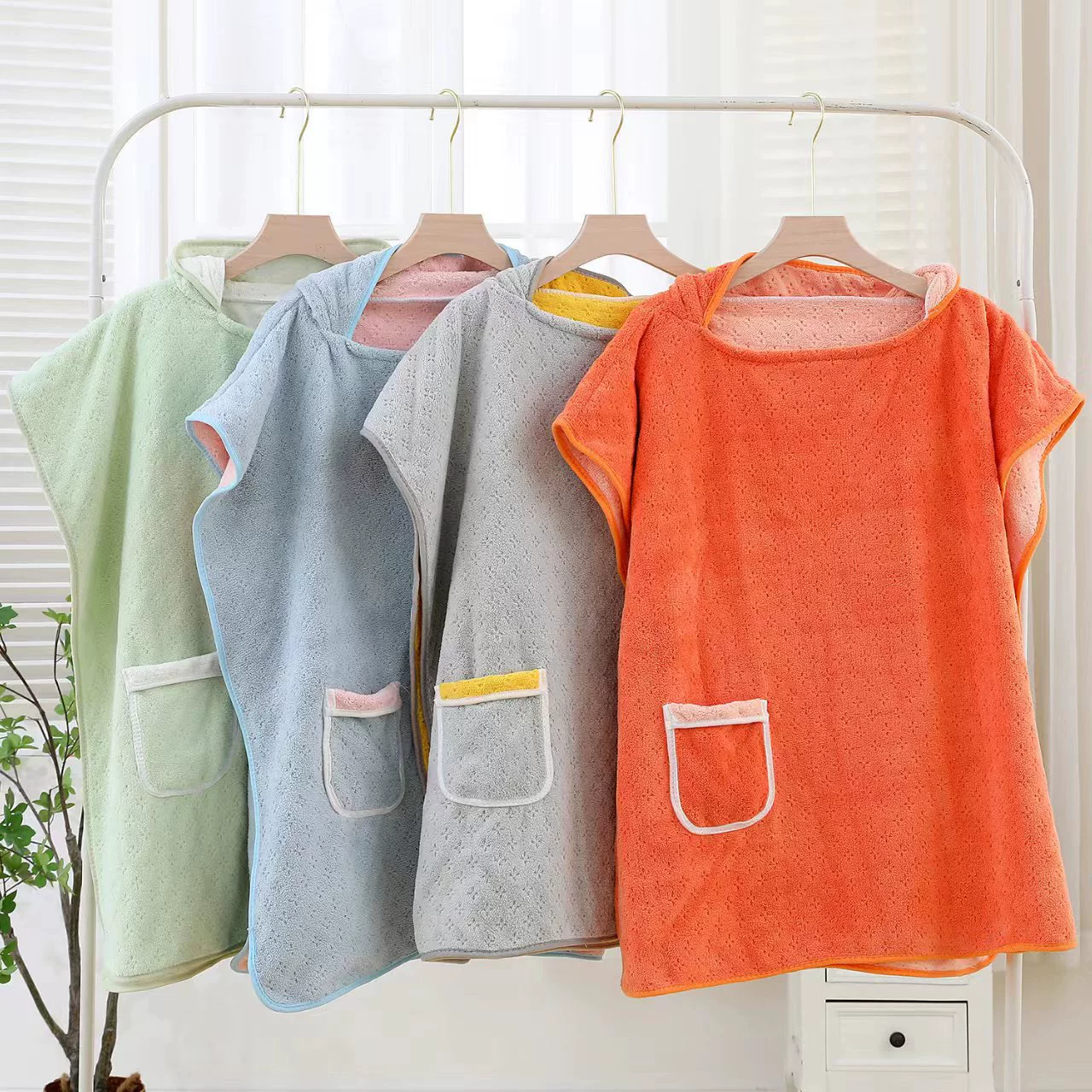 Рога с капюшоном милый халат можно носить быстро высушенный толстый коралловый бархат, чтобы впитать детей в зимний халат