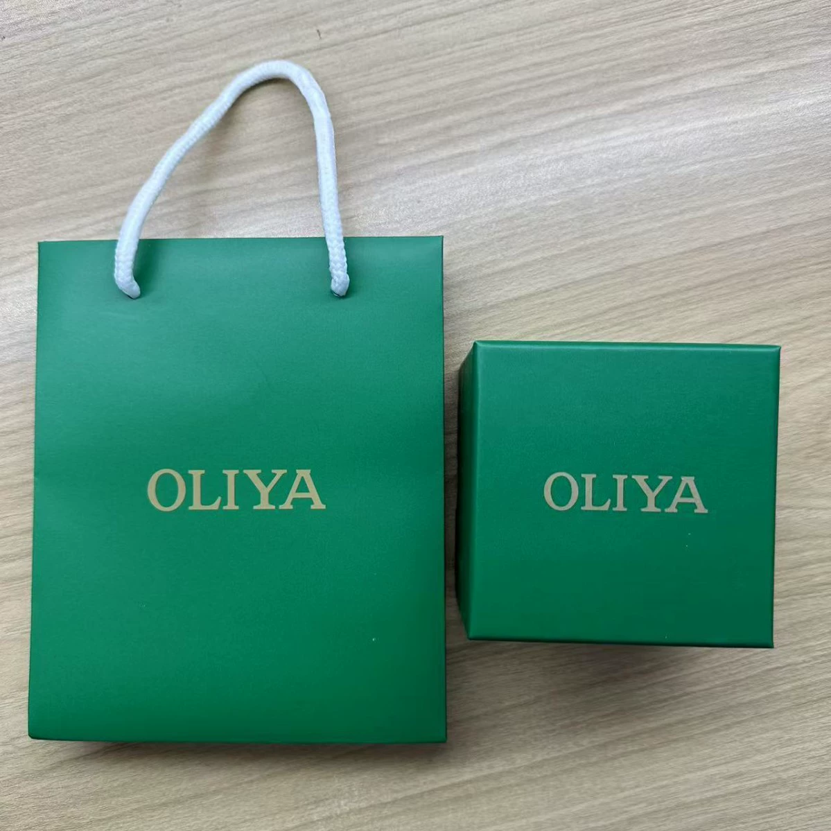 (In-store purchase only, not for shipping) OLIYA brand official showroom original gift box