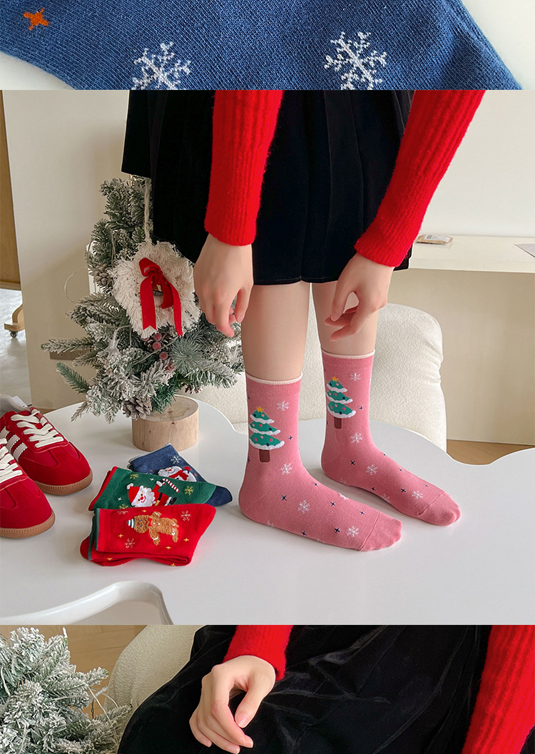 Femmes Style De Bande Dessinée Sapin De Noël Père Noël Bonhomme De Neige Coton Crew Socks Une Paire display picture 4