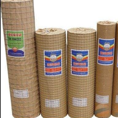 电焊网又称外墙保温网，网面平整，美观实用，便于运输铁丝网