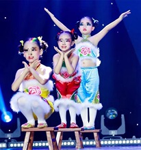 小荷风采梦娃妞妞看戏舞蹈表演服少儿喜庆开门红秧歌服