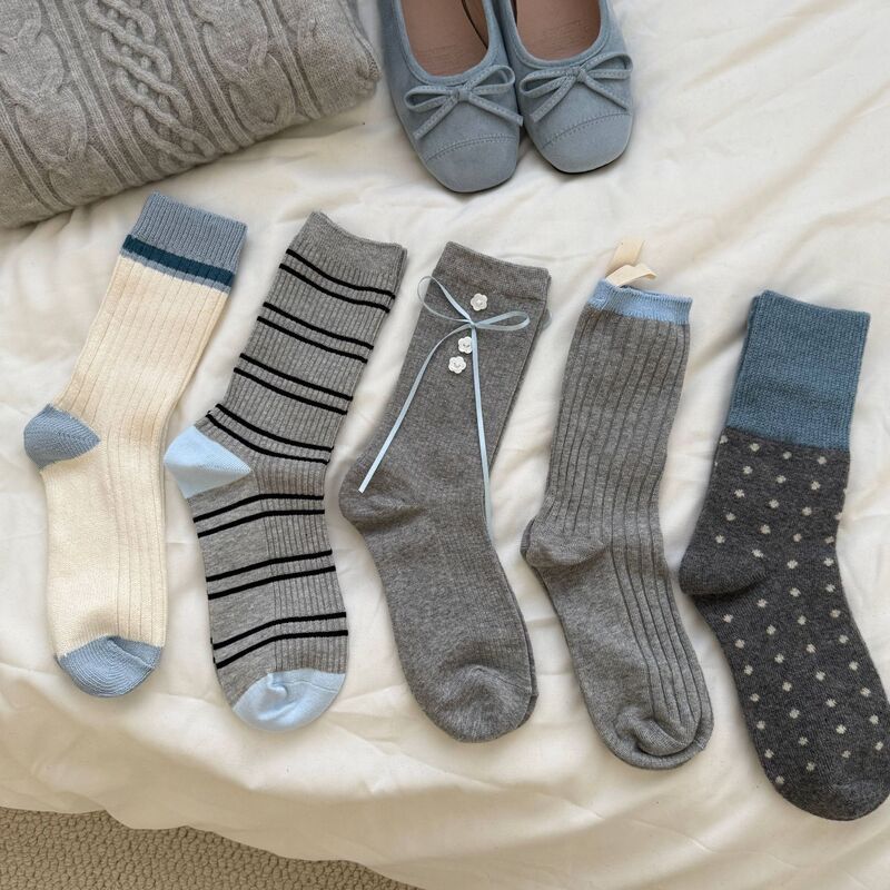 Autumn is clear and cold "sweet ribbon bow hand-sewn flower buttons niche new pile socks for children Autumn is clear and cold "sweet ribbon bow hand-sewn flower buttons niche new pile socks for children