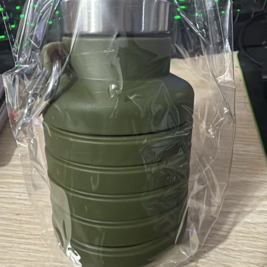 Botella de agua plegable de silicona creativa de Amazon para correr fitness botella de agua portátil deportes al aire libre taza de agua taza de viaje al por mayor