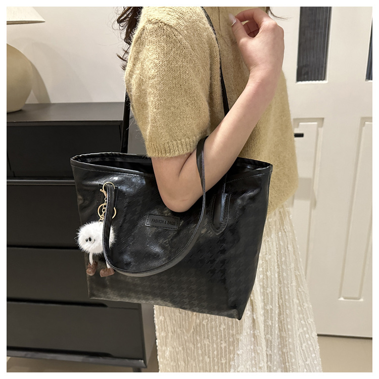 New simple and casual tote bag wholesale, cross-border shopping, commuting, armpit bag, large capacity, trendy and fashionable shoulder bag undefined