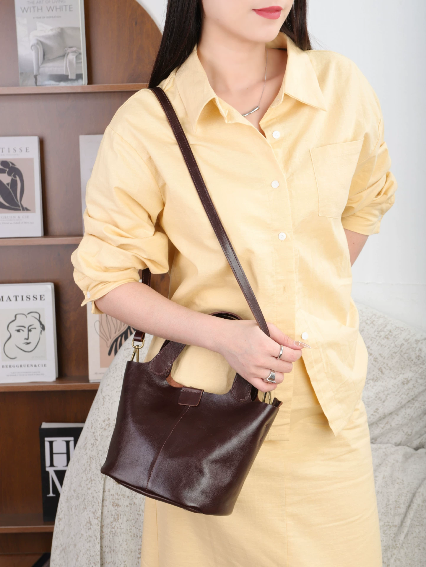Leather shoulder bag, handheld capacious fashionable basket, genuine leather