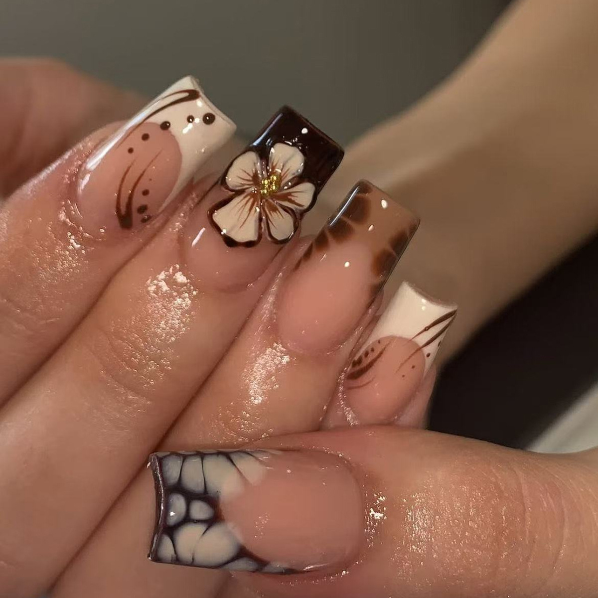 Autumn and Winter White Coffee Color French Square 3D Gold Bead Decoration Flower Crocodile Pattern Design Wearable Nail Art Nail Pieces