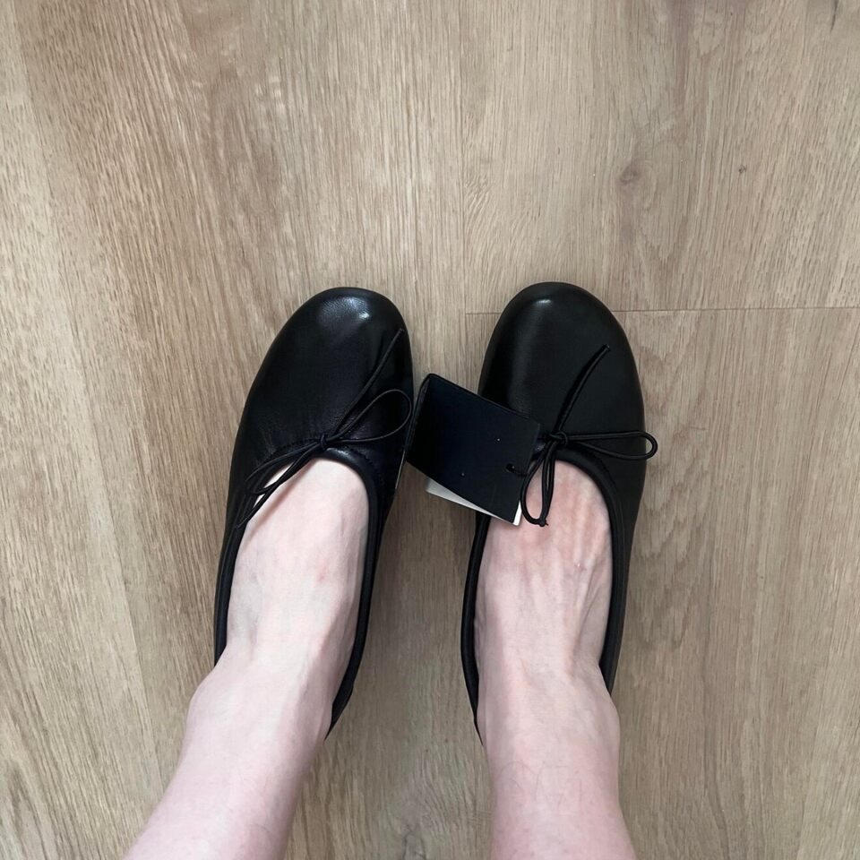 Giày Mary Jane gót thô mũi tròn đính nơ, quai bọc cổ chân, gót 3–6 cm — màu đen