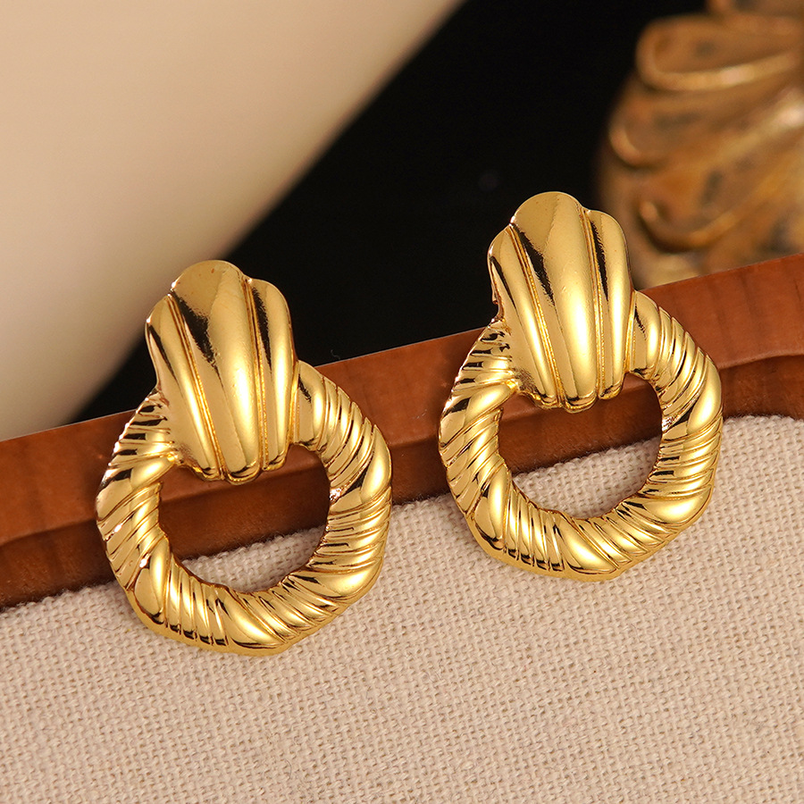 중공 원형 귀걸이