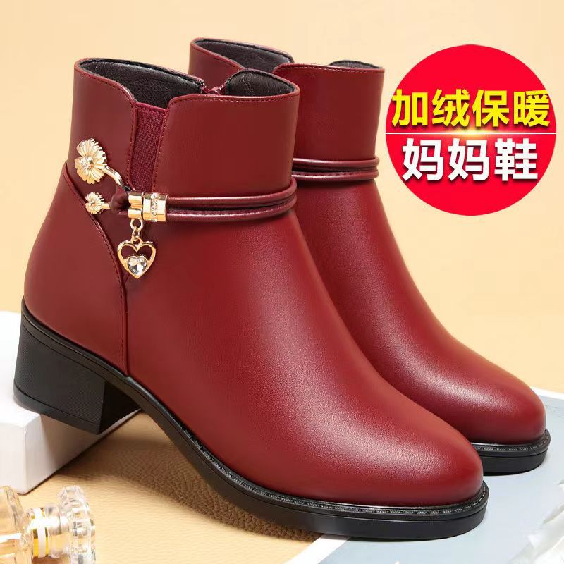 Zapatos de madre zapatos de tacón algodón grueso zapatos de cuero de algodón de Mujer Fondo suave plano botas de tobillo de tacón medio antideslizantes zapatos de mujer de mediana edad y edad avanzada botas de algodón