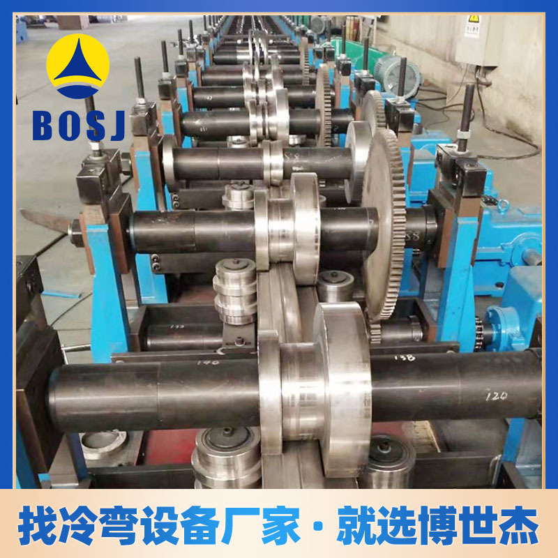 钢制脚踏板成型机 施工脚踏板成型机 防滑脚踏板机 冷弯型钢机