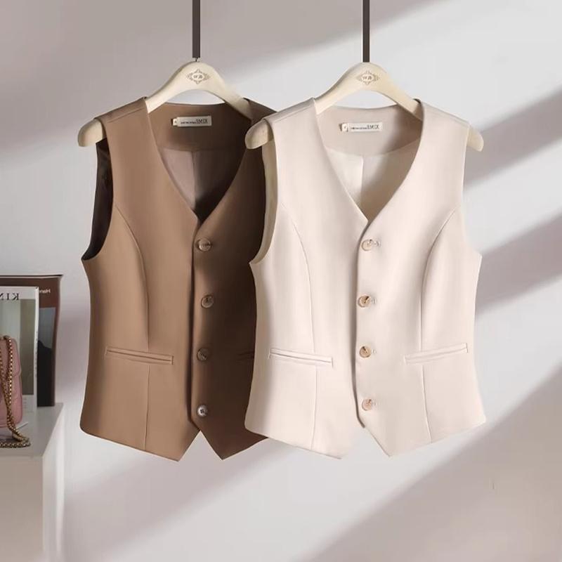 Autumn fitted suit