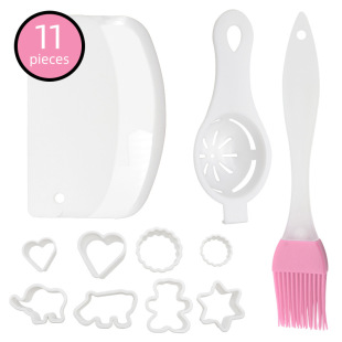 Cross-border children's cartoon baking tools biscuit cut PP plastic three-dimensional cookie cutting mold suit heart-shaped biscuit mold