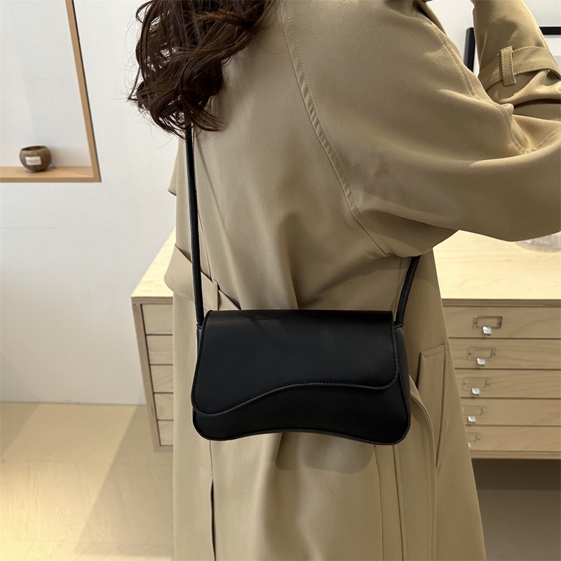 Qadın çiynində çantası kiçik kvadrat flip model
