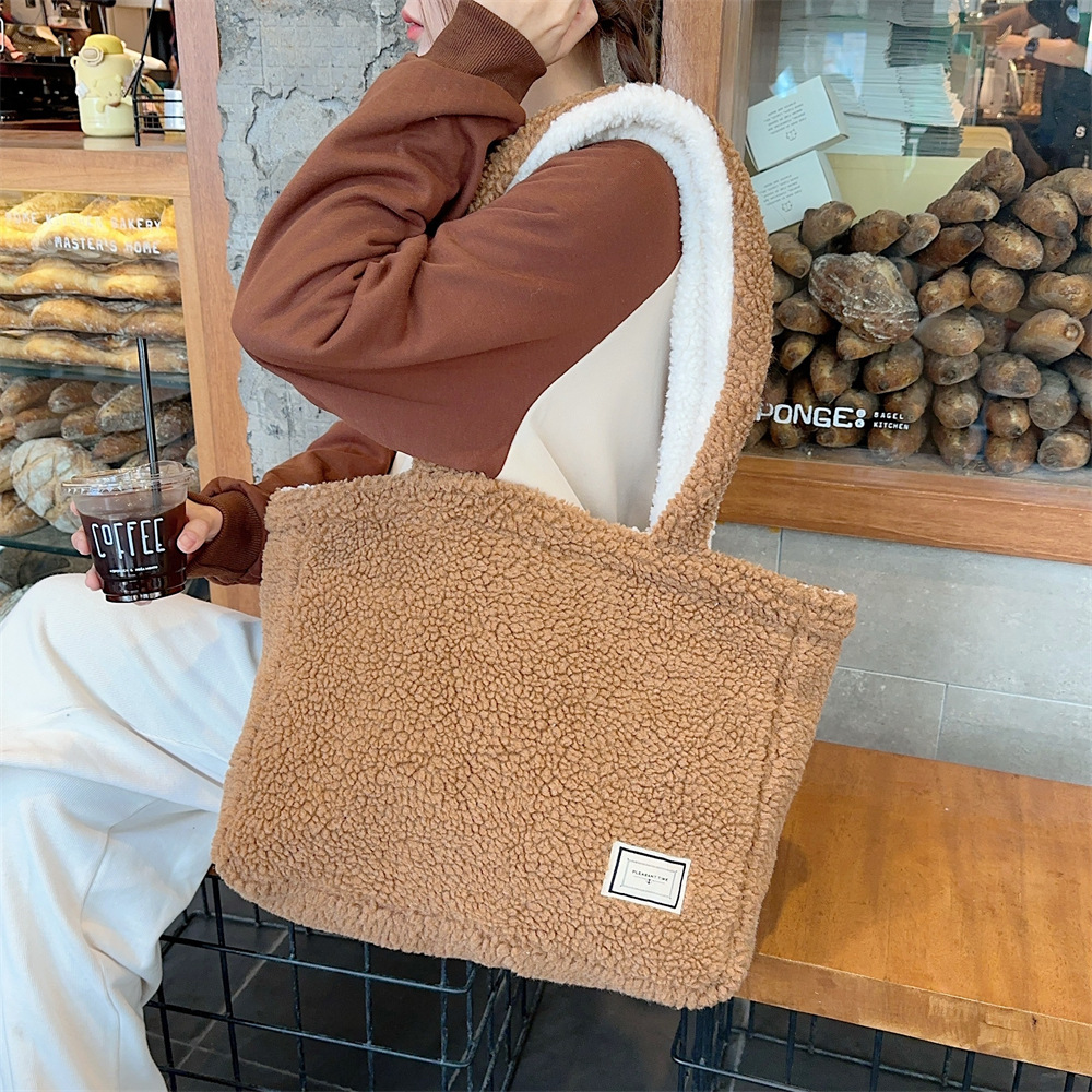 310232 Autumn and Winter Plush Bag for Women 2023 New style, front and back dual-purpose lambskin large capacity tote bag for single shoulder undefined