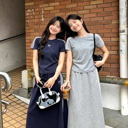 Design Korean two-piece suit for women 2026 summer new bow striped short-sleeved T-shirt + casual skirt