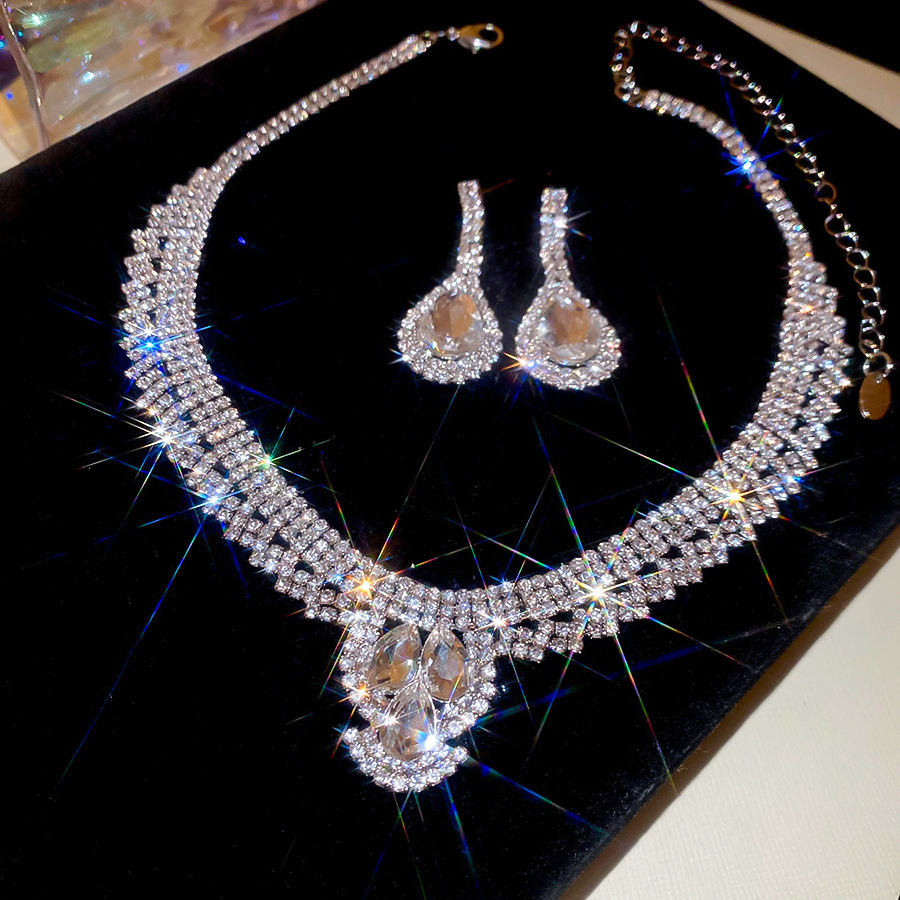 Medieval vintage diamantes goteo pendientes collar ligero lujo nicho cerradura estilo palacio conjunto de joyas exquisitas